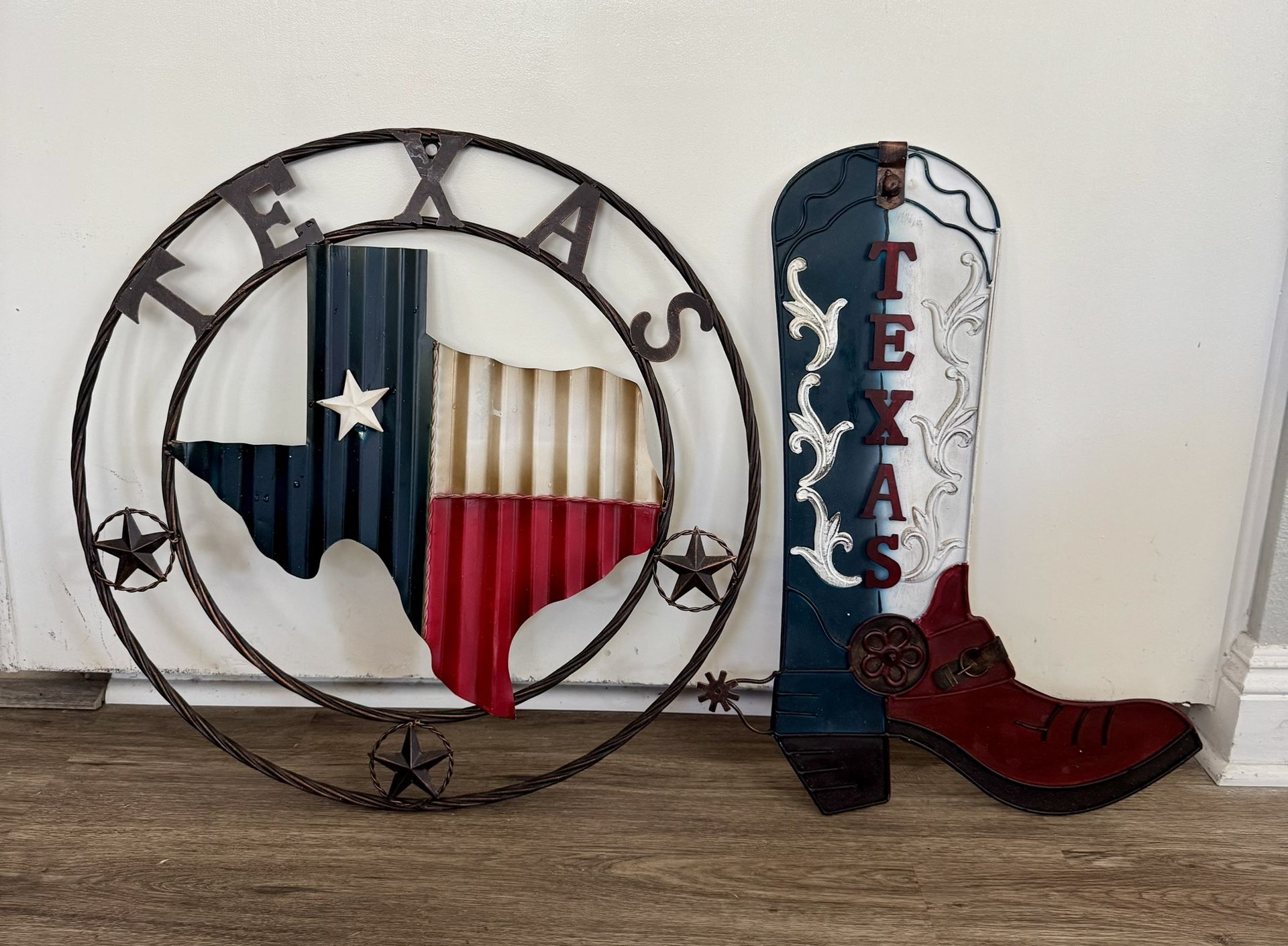 Wavy Metal Texas Map Flag Wall Decor And Boot Sign.