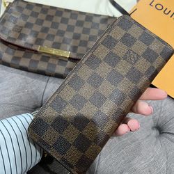 Louis Vuitton Purse And Wallet 