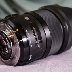 Sigma ART 35mm F1.4 Nikon F-mount Full Frame. 