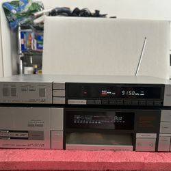 Vintage AKAI AM-U3 Stereo Integrated Amplifier and ATS3 AM/FM Stereo Tuner. 