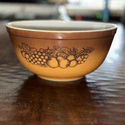 Pyrex Old Orchard mixing bowl