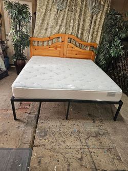 King 🤴 sz metal platform bed frame with mattress