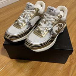 Chanel Women's CC Low-Top 