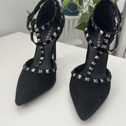 Black Heels Woman Size 8