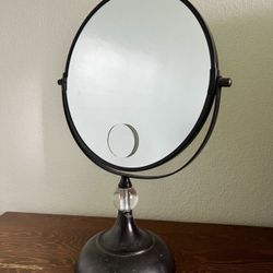 dual vanity magnifying makeup mirror