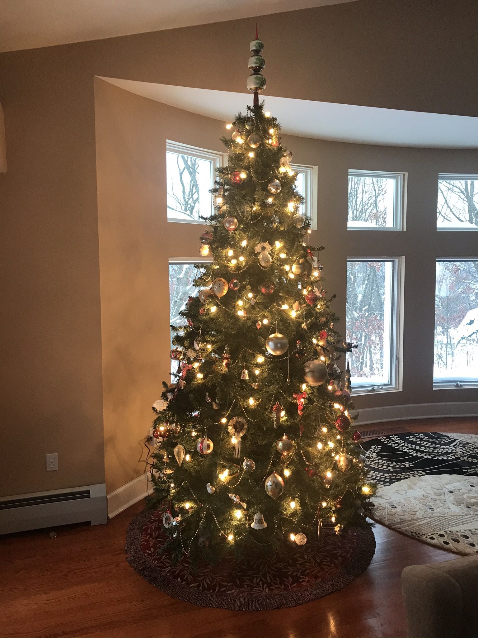 9 1/2’ Artificial Christmas Tree