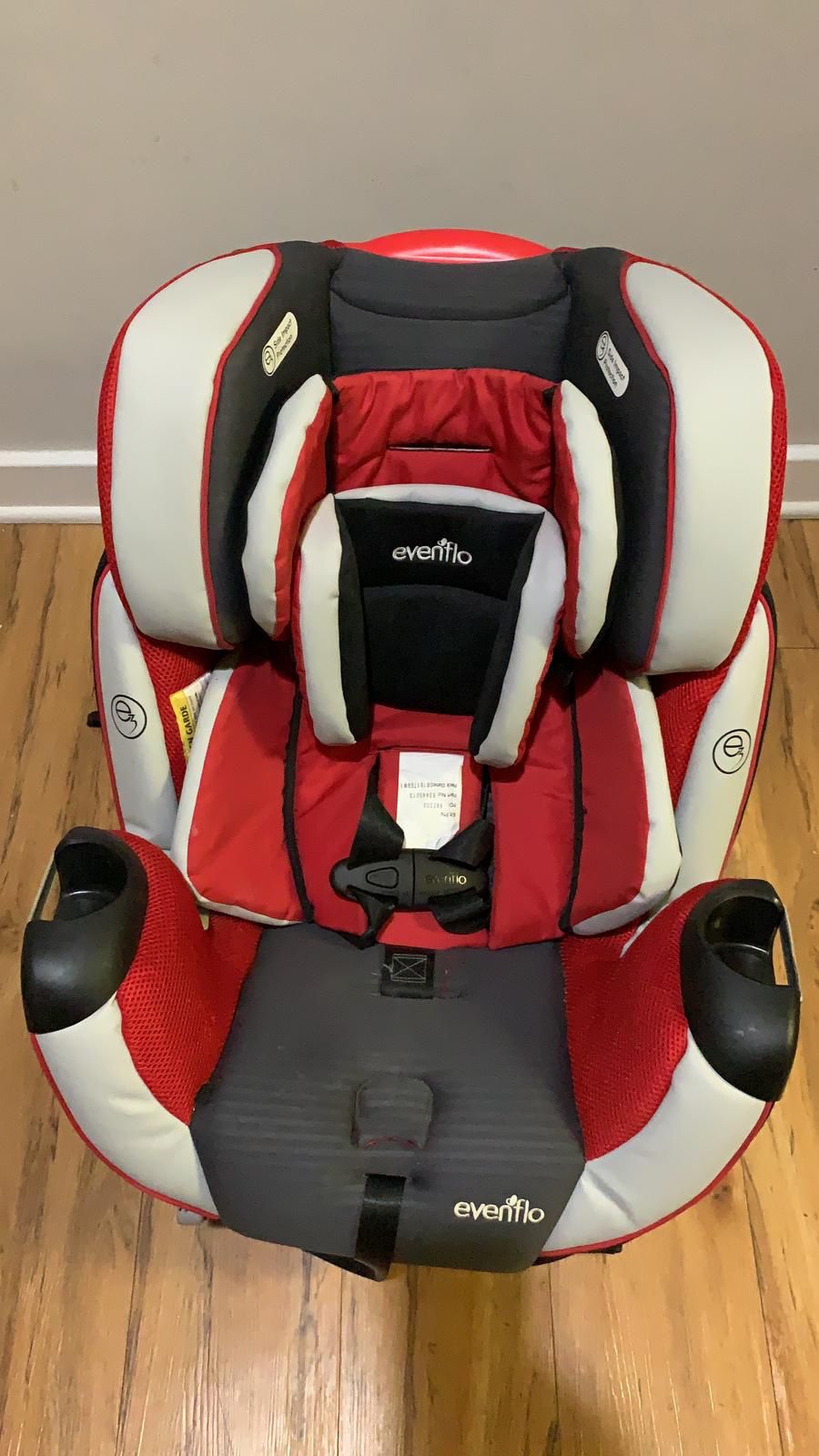 Evenflo convertible car seat for infant to toddler. Great condition, recently bought and gently used