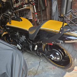 2014 Suzuki boulevard boss M109R yellow and black,