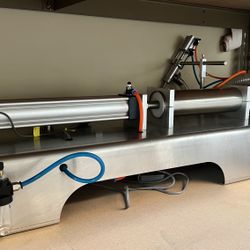 Brand New -Pneumatic Liquid Quantitative Filling Machine