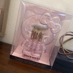 Hello Kitty Impressions Brush Set