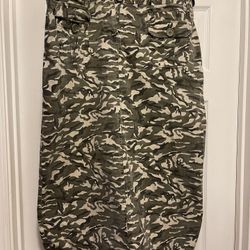 Awesome Cato Womens Camouflage Skirt Size 14 in excellent condition 
