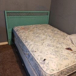 Full  Size Bed With Dresser And Night Stand