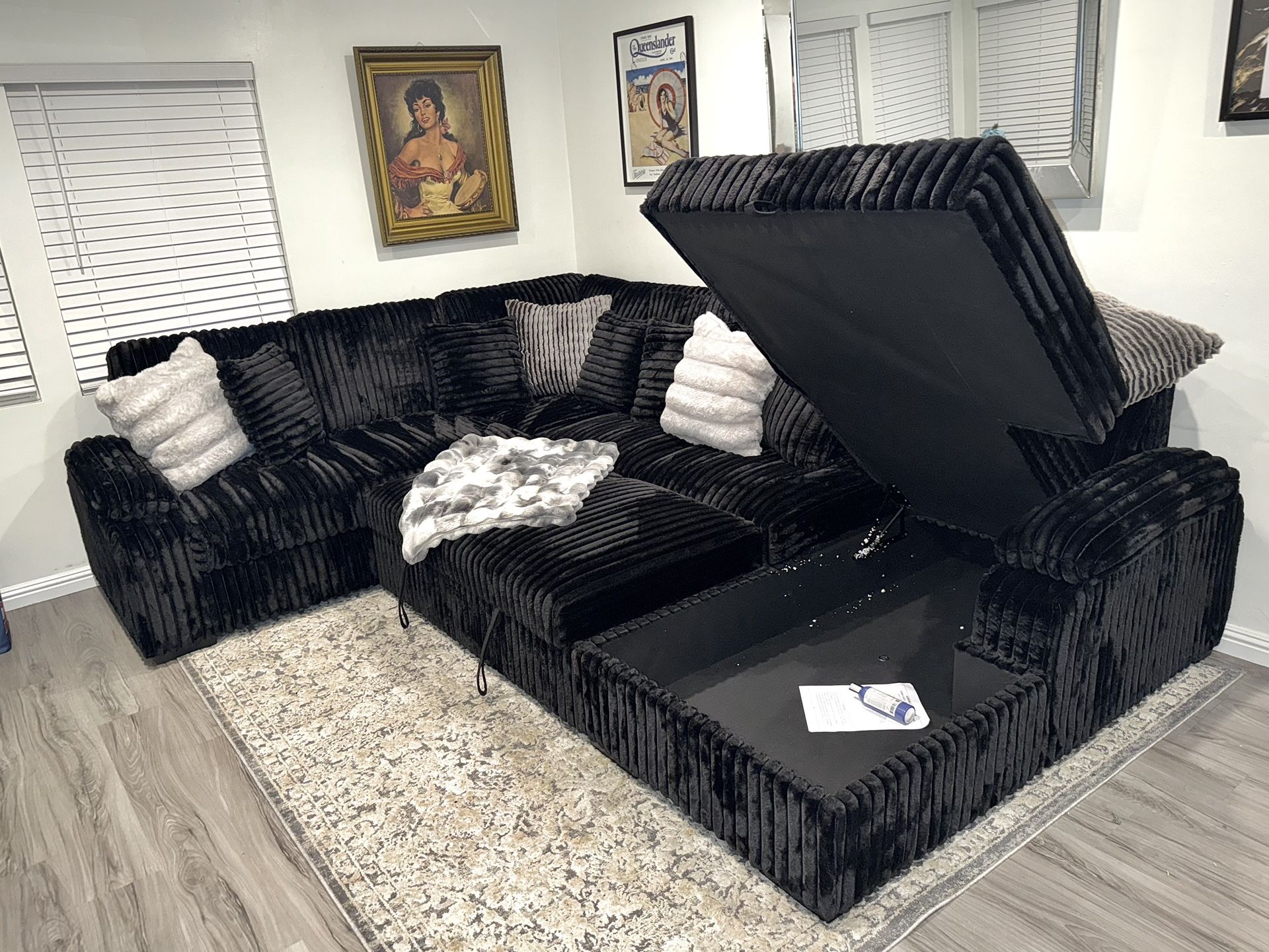 Sectional Couch With Convertible Bed