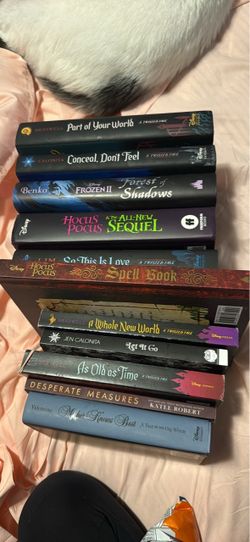Disney Book Lot – 11 Books Twisted Tales & More