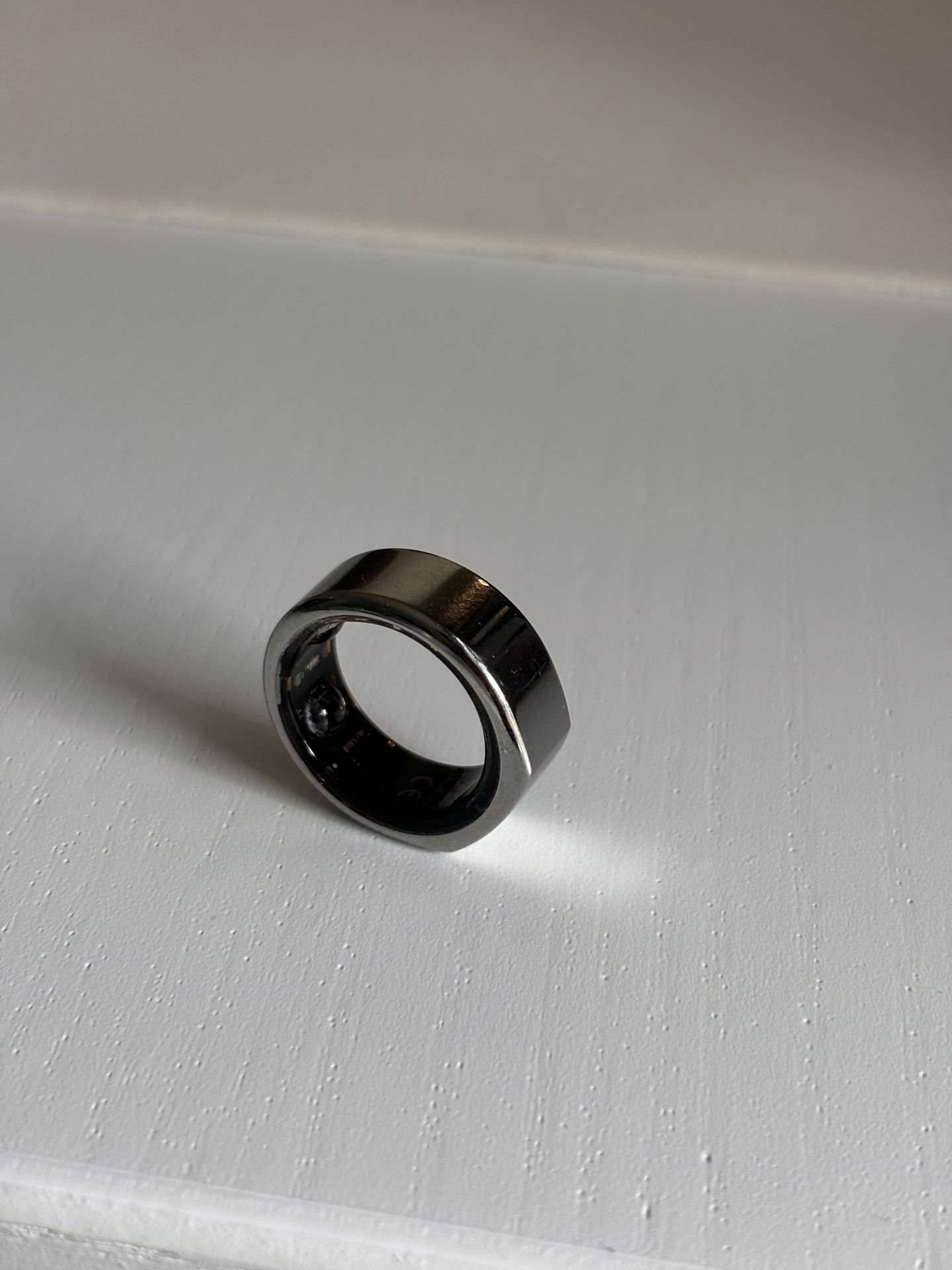 Oura Ring Gen 3 – Silver, Size 6 (with Charger)