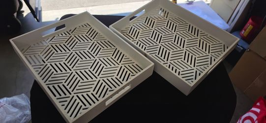 Serving trays
