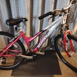 SCHWINN  /SR SUNTOUR M2000 MTB