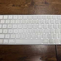 Apple Keyboard 