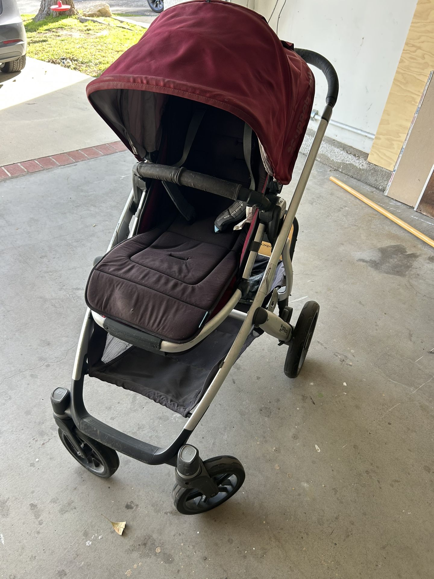 Uppa vista Stroller With Bassinet And Piggyback