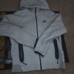 Nike tech hoodie 