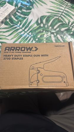 Heavy duty staple gun