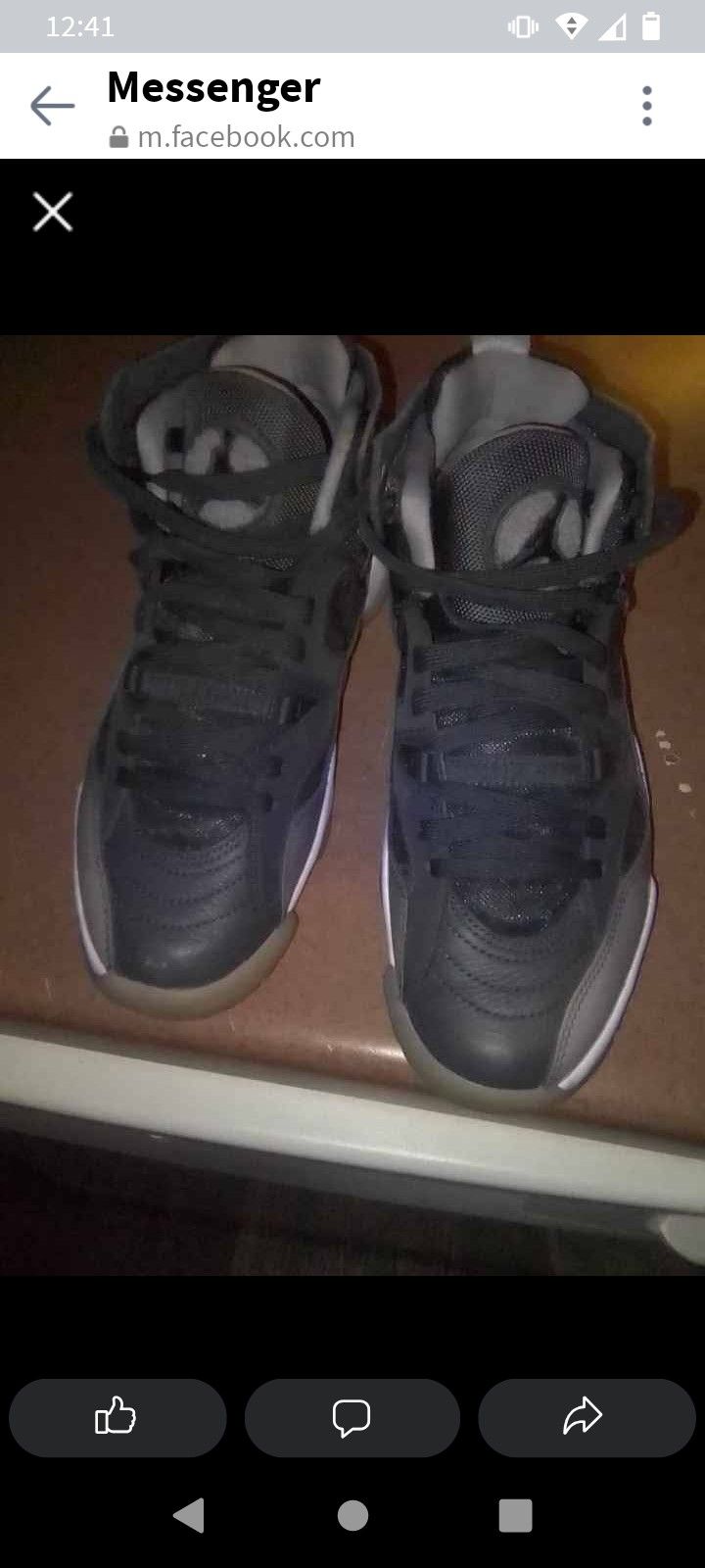 Woman's Jordans Size 7