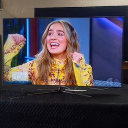55 Inch Samsung Smart Beautiful Tv Comes With Remote Control Shows Great Picture Works Perfect Guaranteed 