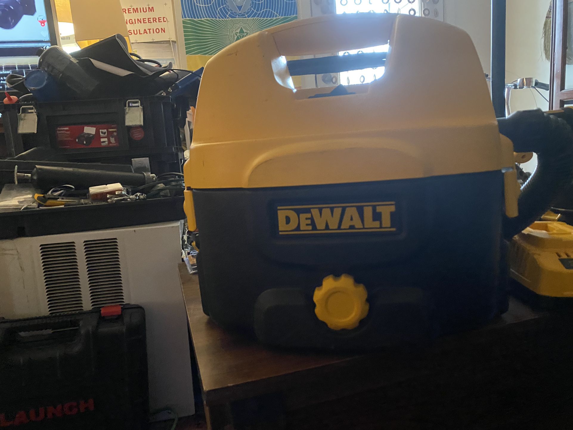 Dewalt Shop Vac With Battery And Charger.