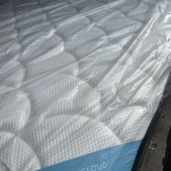 California King Size Bed Mattress Dreamcloud Premier Memory Foam Adjustable Base Bed Serta Sealy Stearns & Foster Purple Restore Plus Saatva Nectar 