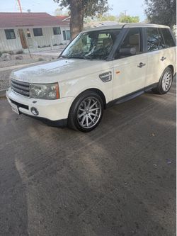 2008 Land Rover Range Rover all-wheel-drive runs excellent garage kept