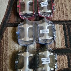 NEW Bicycle Bmx Pedals 1/2