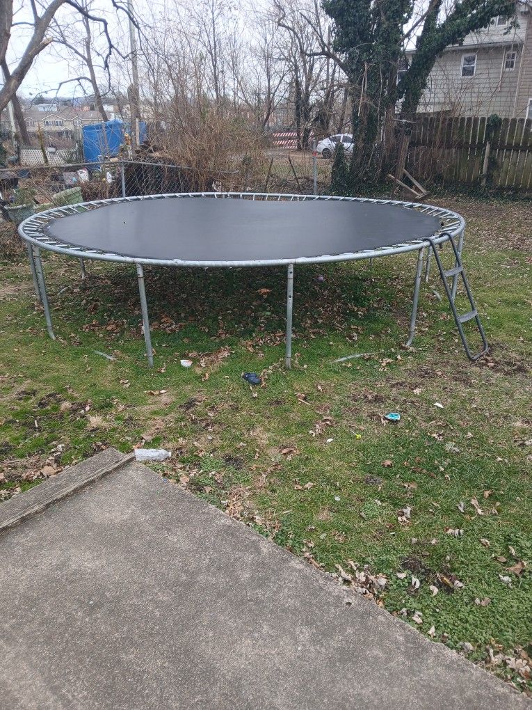 14' Trampoline