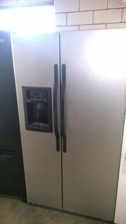 Wow stainless fridge $225