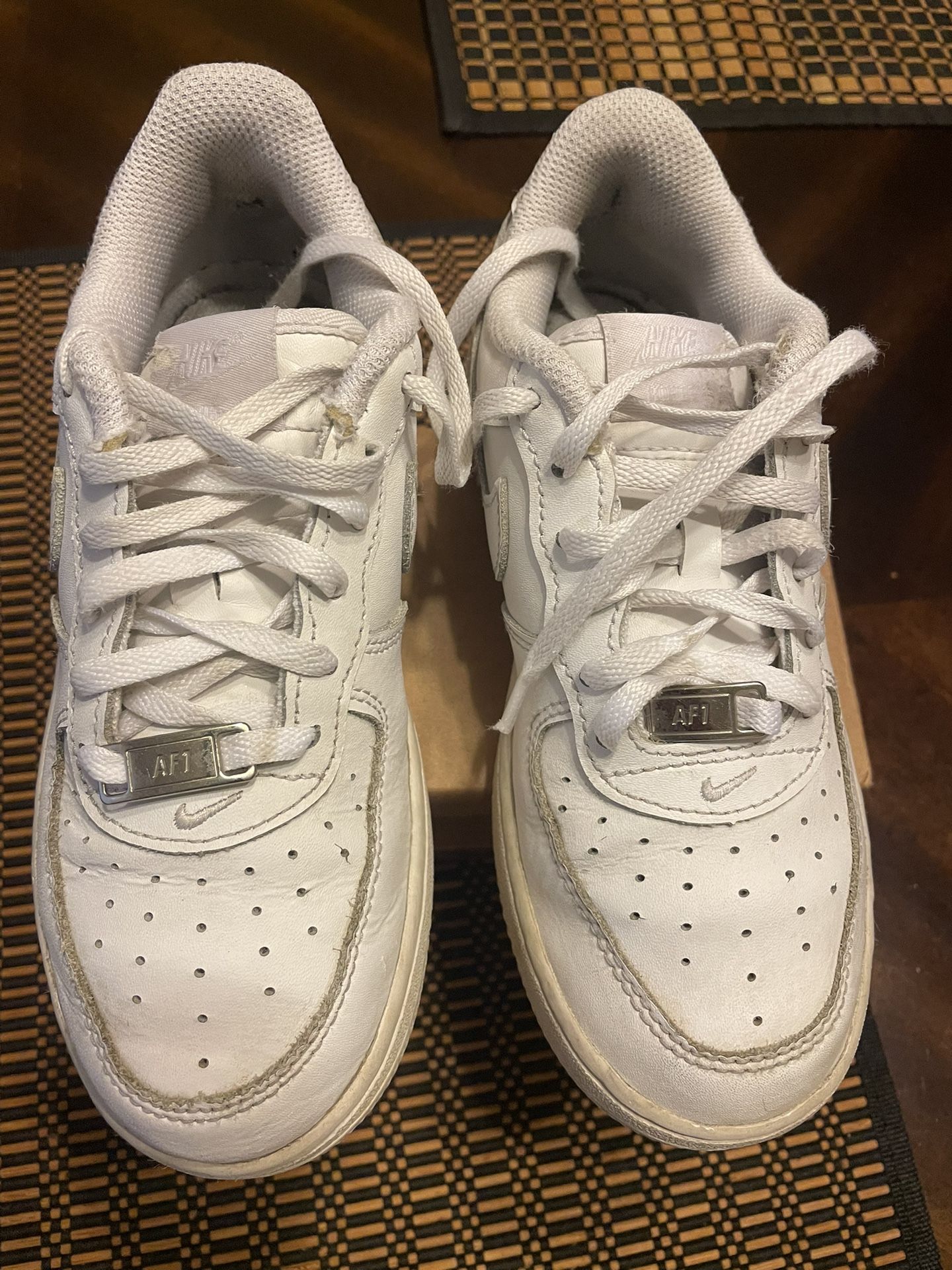 Nikes 1.5 Y. Usados
