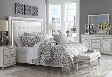 Michael Amini Sky Tower Queen Bedroom Set 4 Pcs. Floor Model Sale Price