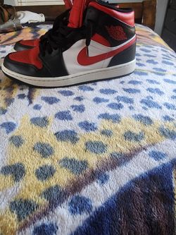 Nike Air Jordan Mid Bred Toe
