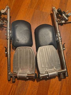 Wheel chair leg rest