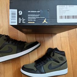 Air Jordan 1 Mid