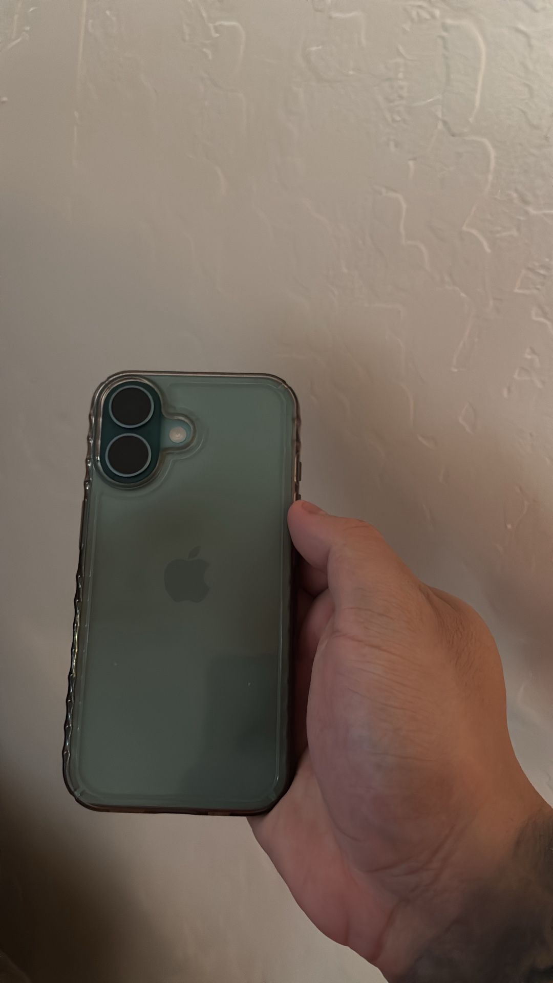 iPhone 16