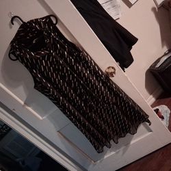 16W BLACK AND GOLD KNEE DRESS