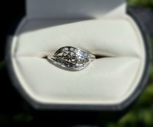 Jewelry 10k solid white gold diamonds 0.08CTW heart ring sz 7.00