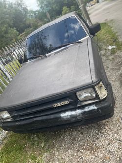 1990 Mazda B2200