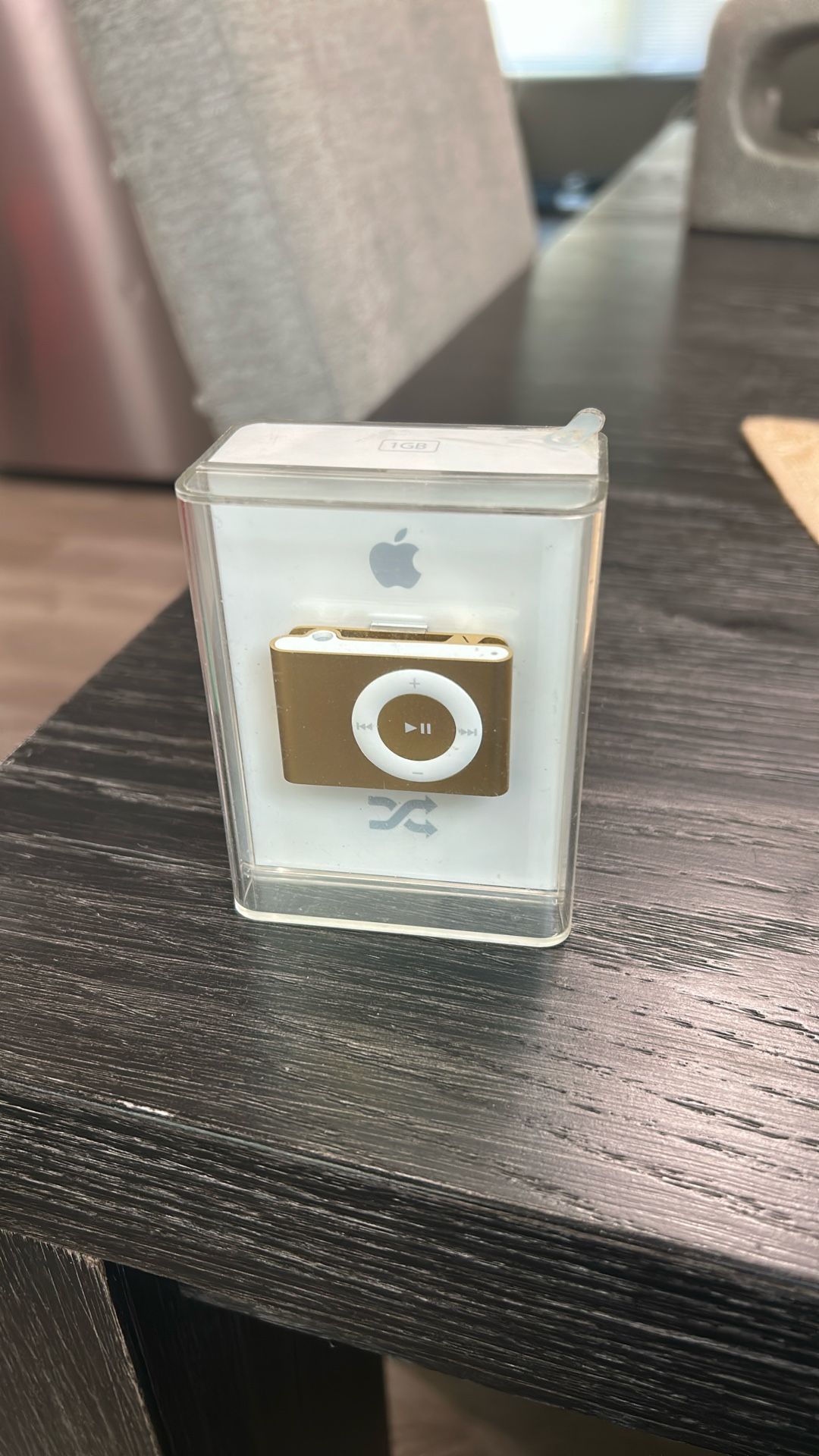 Gold Ipod Shuffle