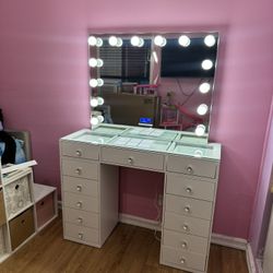 Bluetooth Makeup Vainty With Glass Top