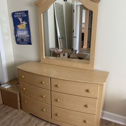 6 Drawer Dresser With A Mirror 
