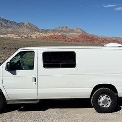 2006 Ford E-350 
