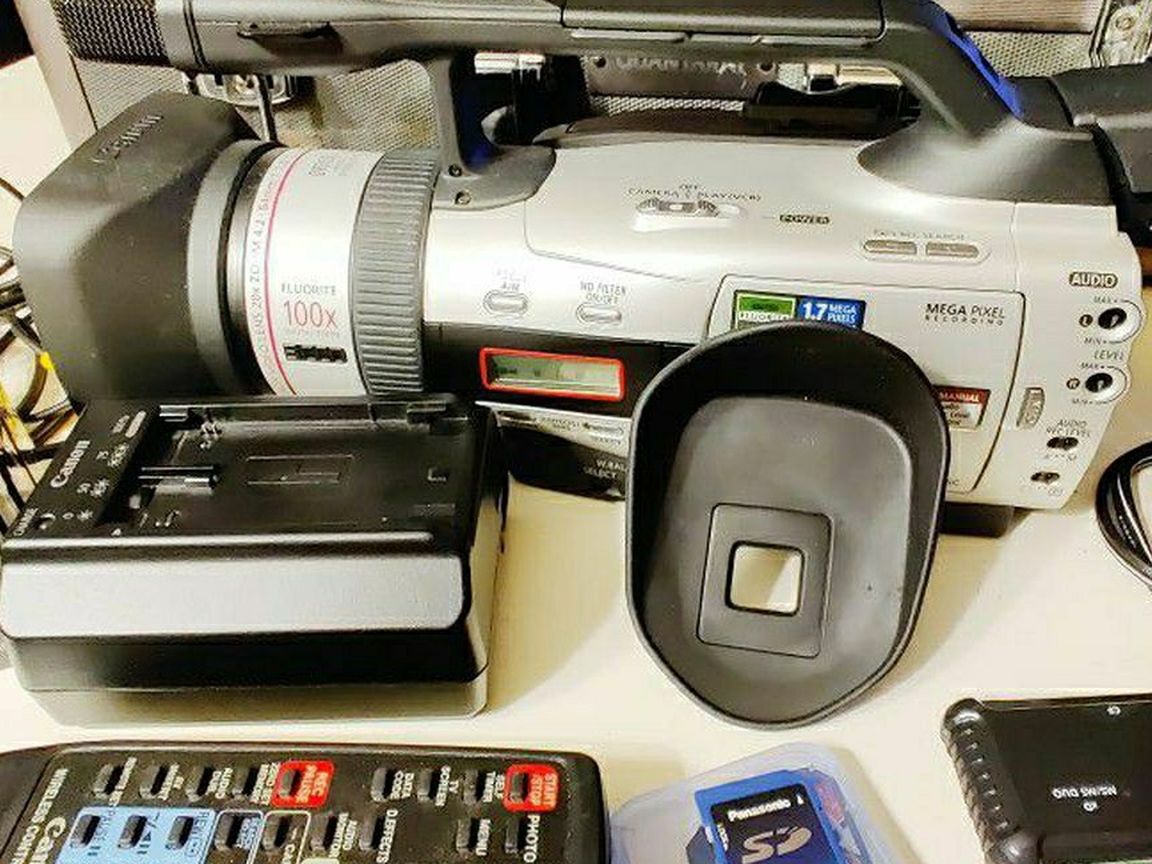 Canon GL2 Camcorder