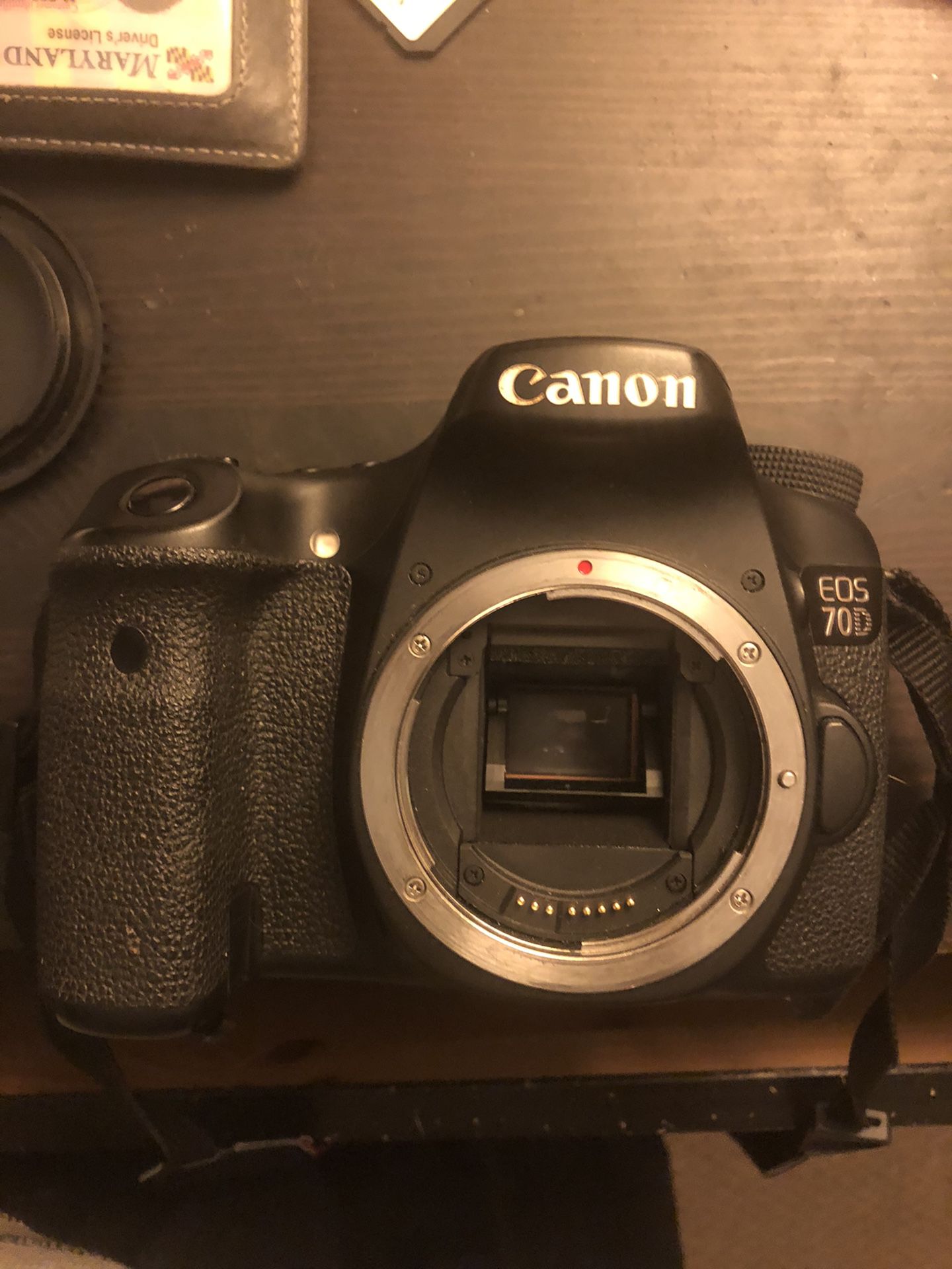 Canon 70D body charger & battery