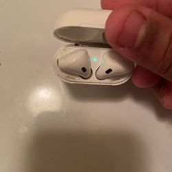 AirPods Very Good Condition ,case Included,and fast Charge