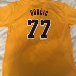 Lakers Luka Doncic XL Shirt
